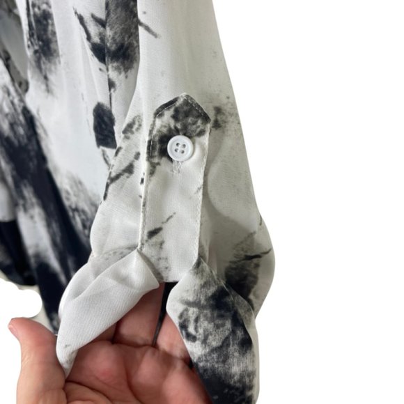 YING @ CAI | Black & White Mono Tie Dye Sheer VNeck Lightweight Blouse | Size 4X - Picture 4 of 10